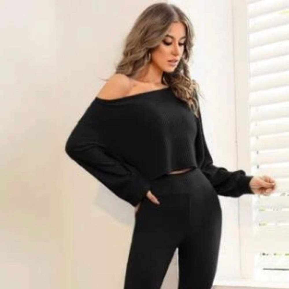 BLACK LONG SLEEVE